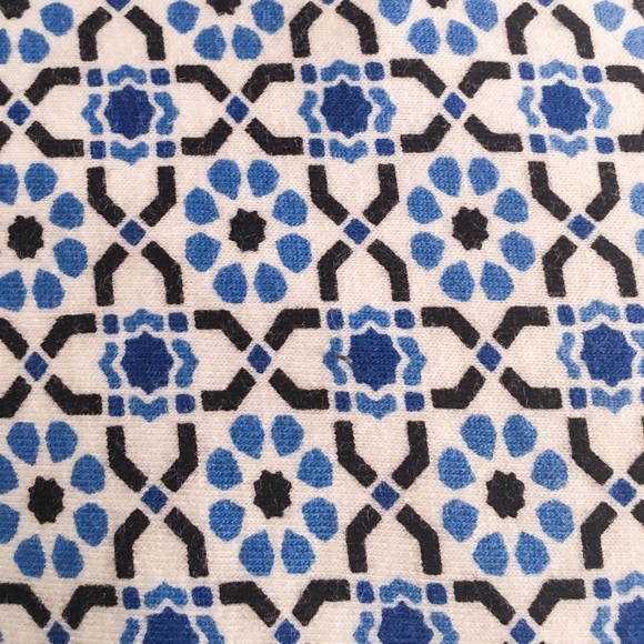 5 for $50!!! Jones New York long-sleeved shirt, size Medium. - Picture 3 of 3